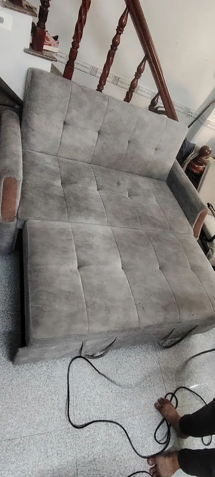 Sofa góc L nỉ xám trước khi vệ sinh