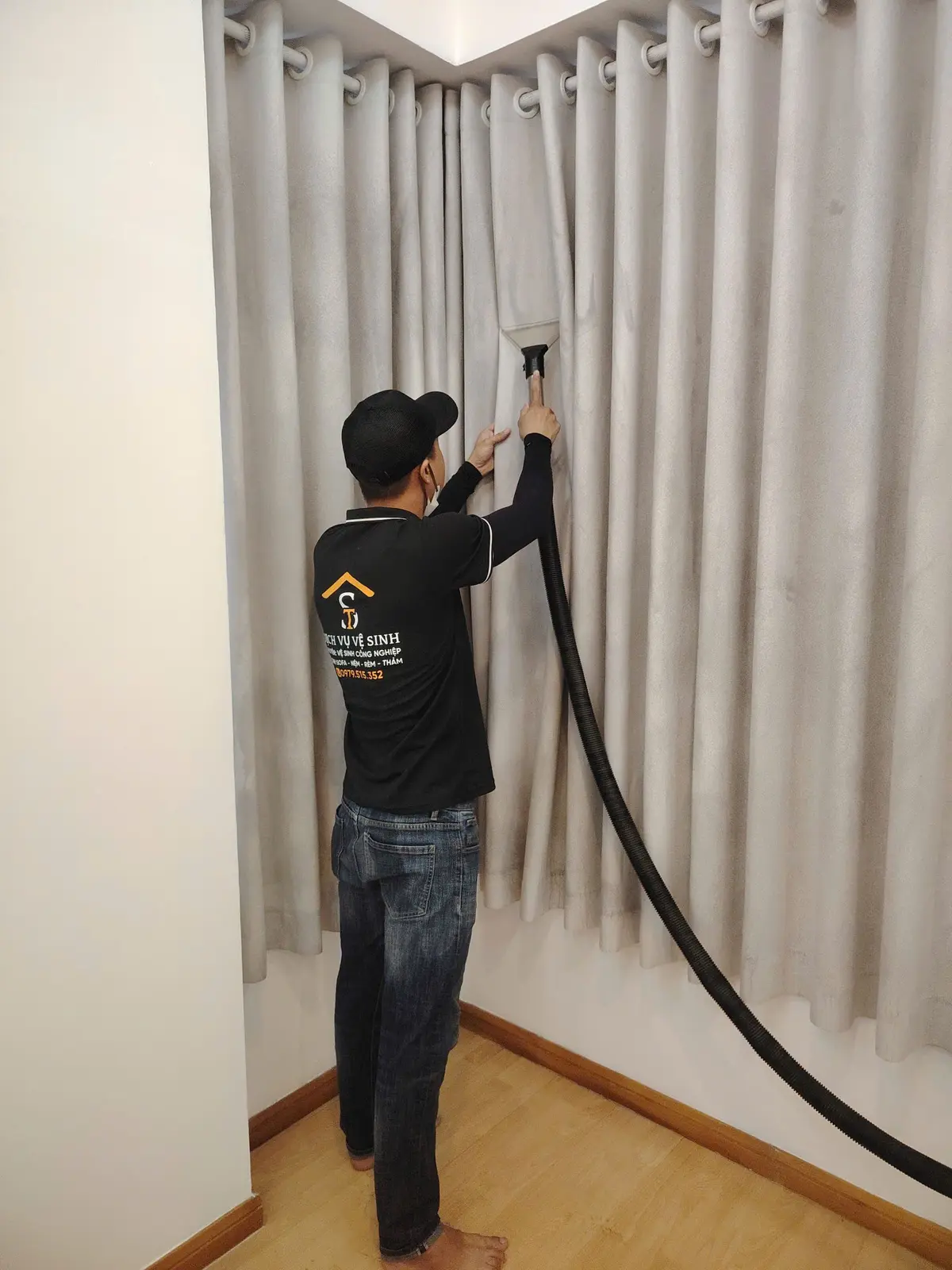 Giặt hơi nước rèm vải ngay tại nhà